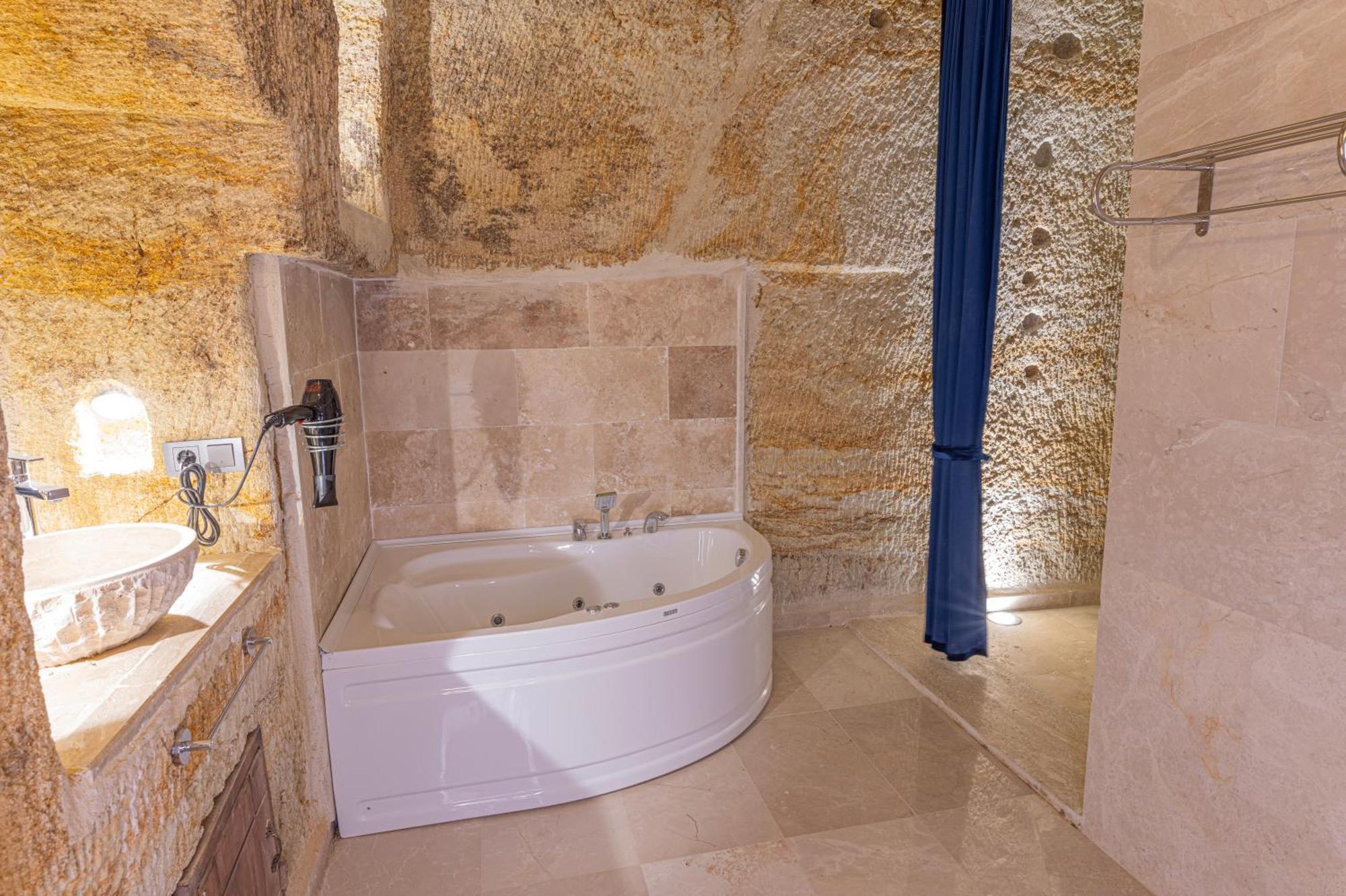 Chakra Special Caves Hotel Юргюп Екстериор снимка